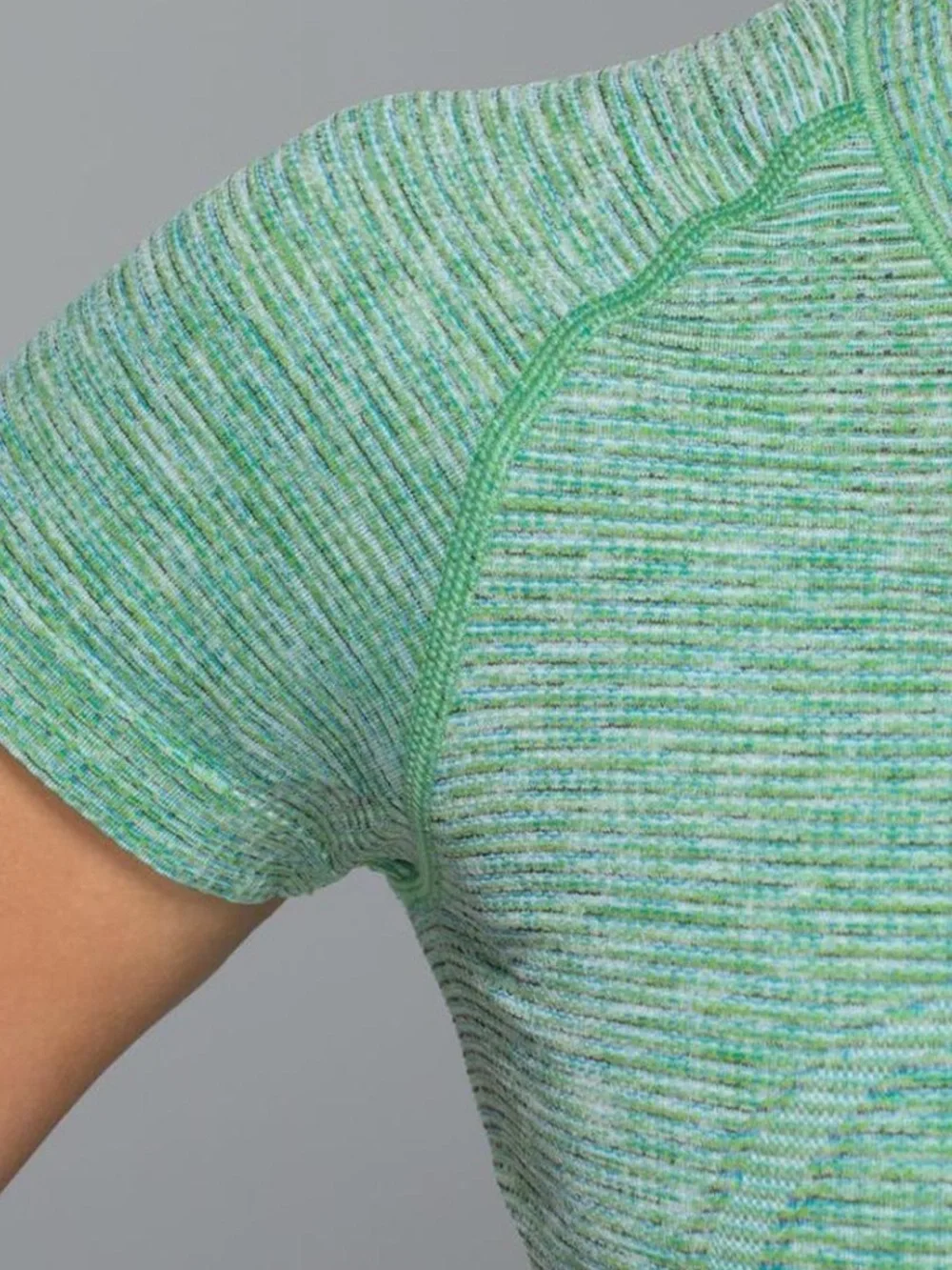 Lululemon Swiftly Tech Short Sleeve Tee Shirt 2.0 Hip-Length in Green Space Dye - Picture 2 of 7